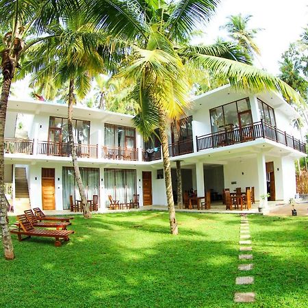 Bay Hiriketiya Hotel Dikwella Exterior foto