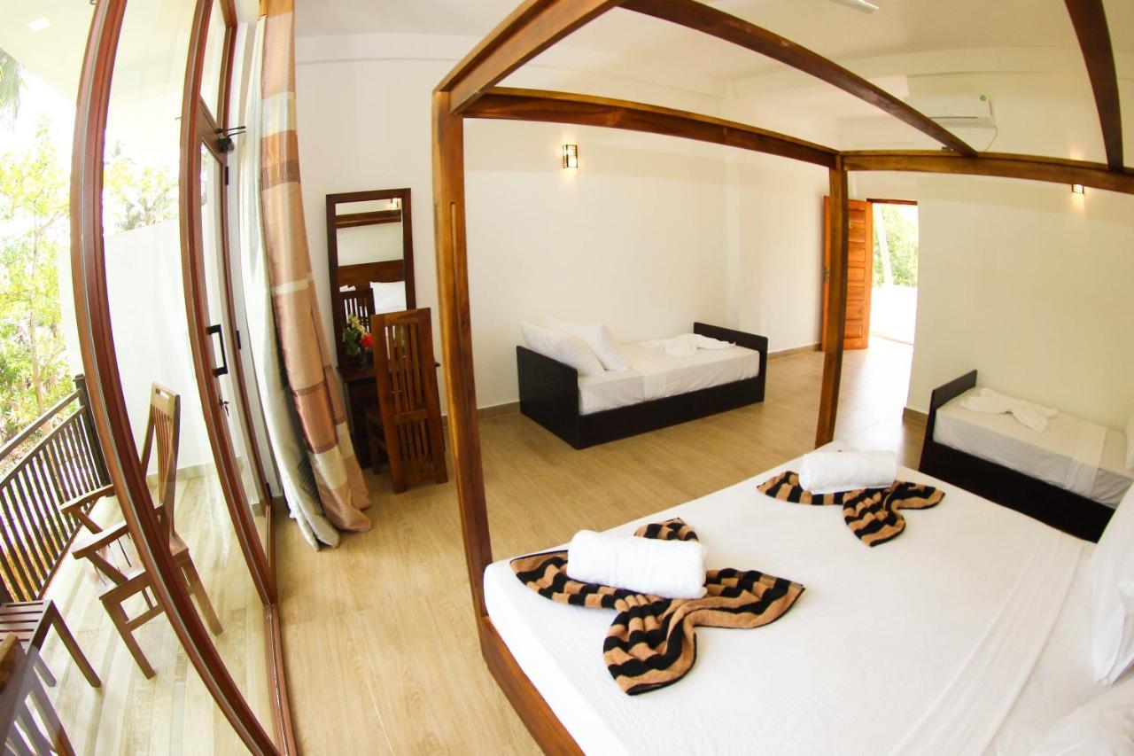 Bay Hiriketiya Hotel Dikwella Exterior foto