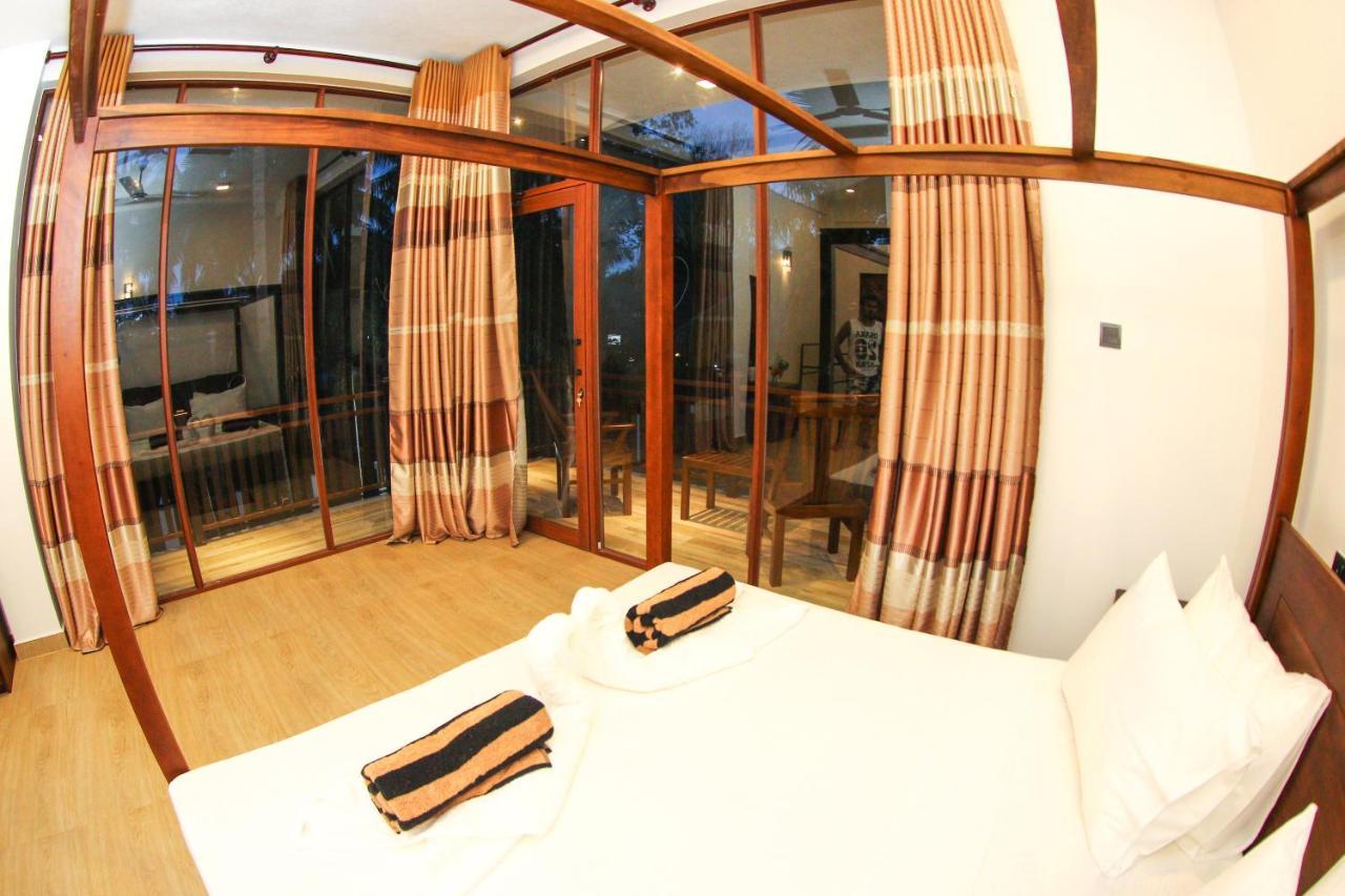 Bay Hiriketiya Hotel Dikwella Exterior foto