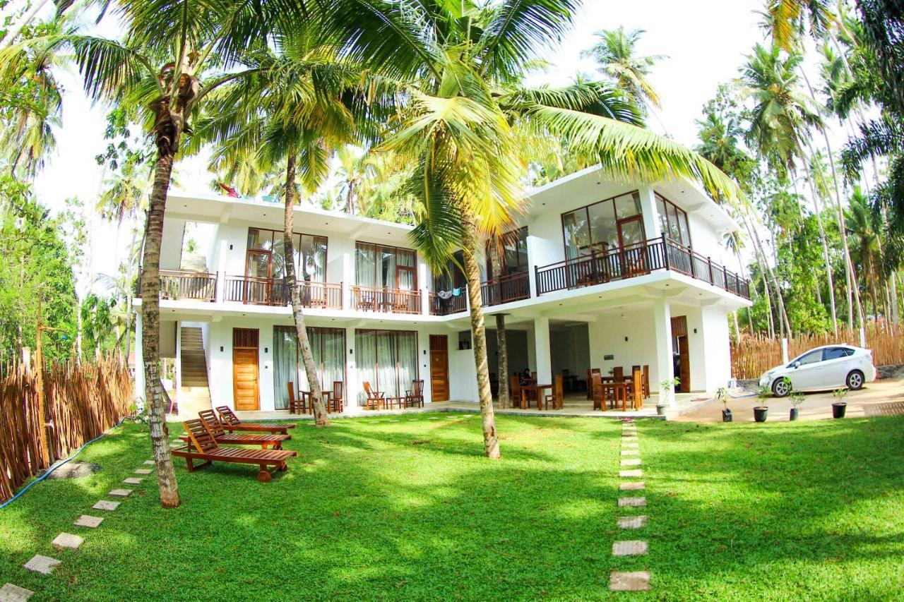 Bay Hiriketiya Hotel Dikwella Exterior foto