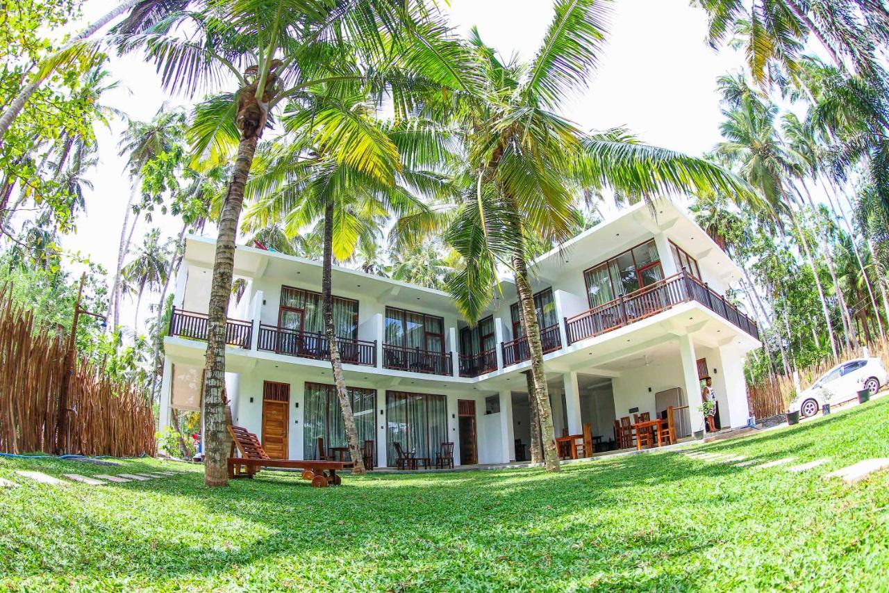 Bay Hiriketiya Hotel Dikwella Exterior foto