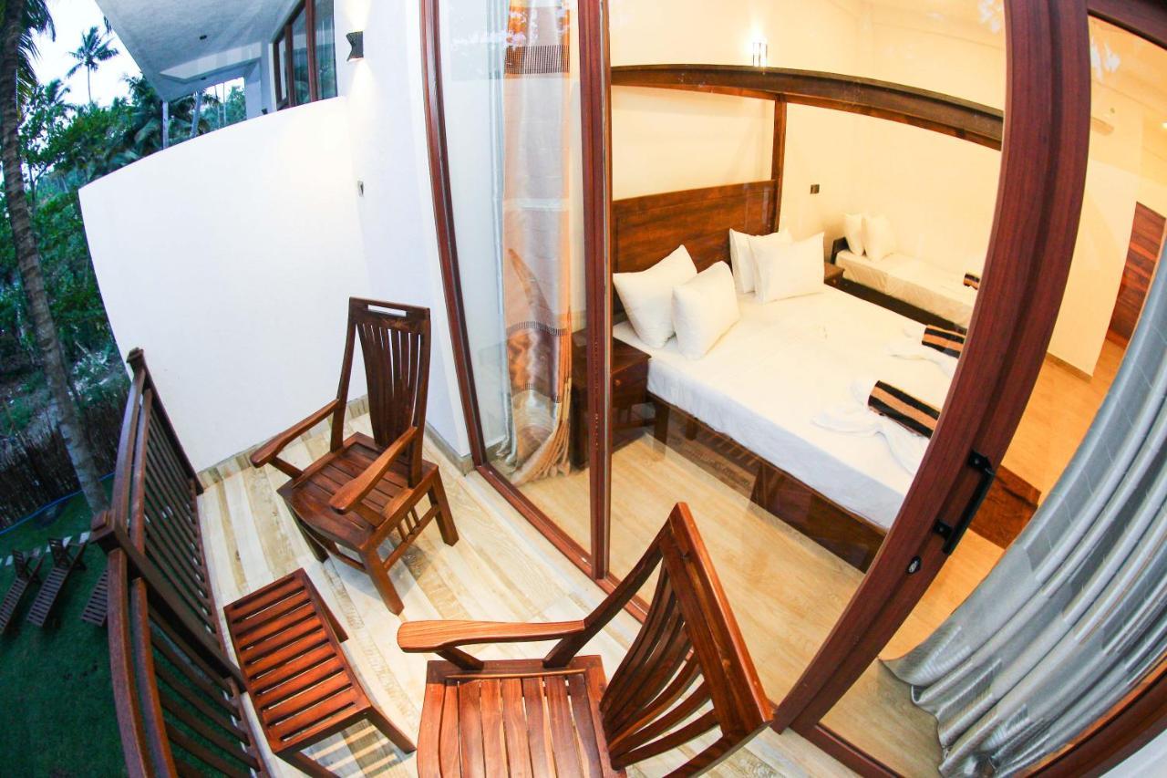 Bay Hiriketiya Hotel Dikwella Exterior foto