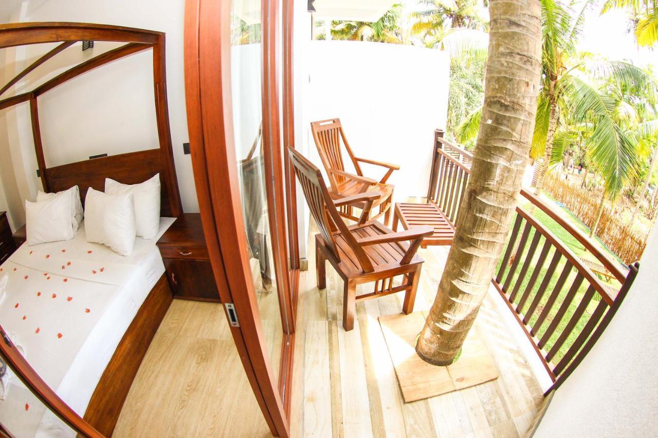 Bay Hiriketiya Hotel Dikwella Exterior foto