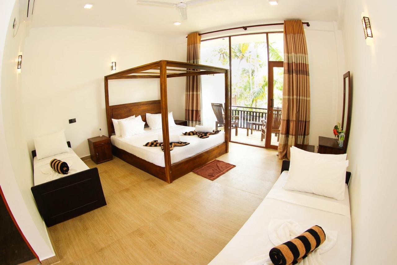 Bay Hiriketiya Hotel Dikwella Exterior foto