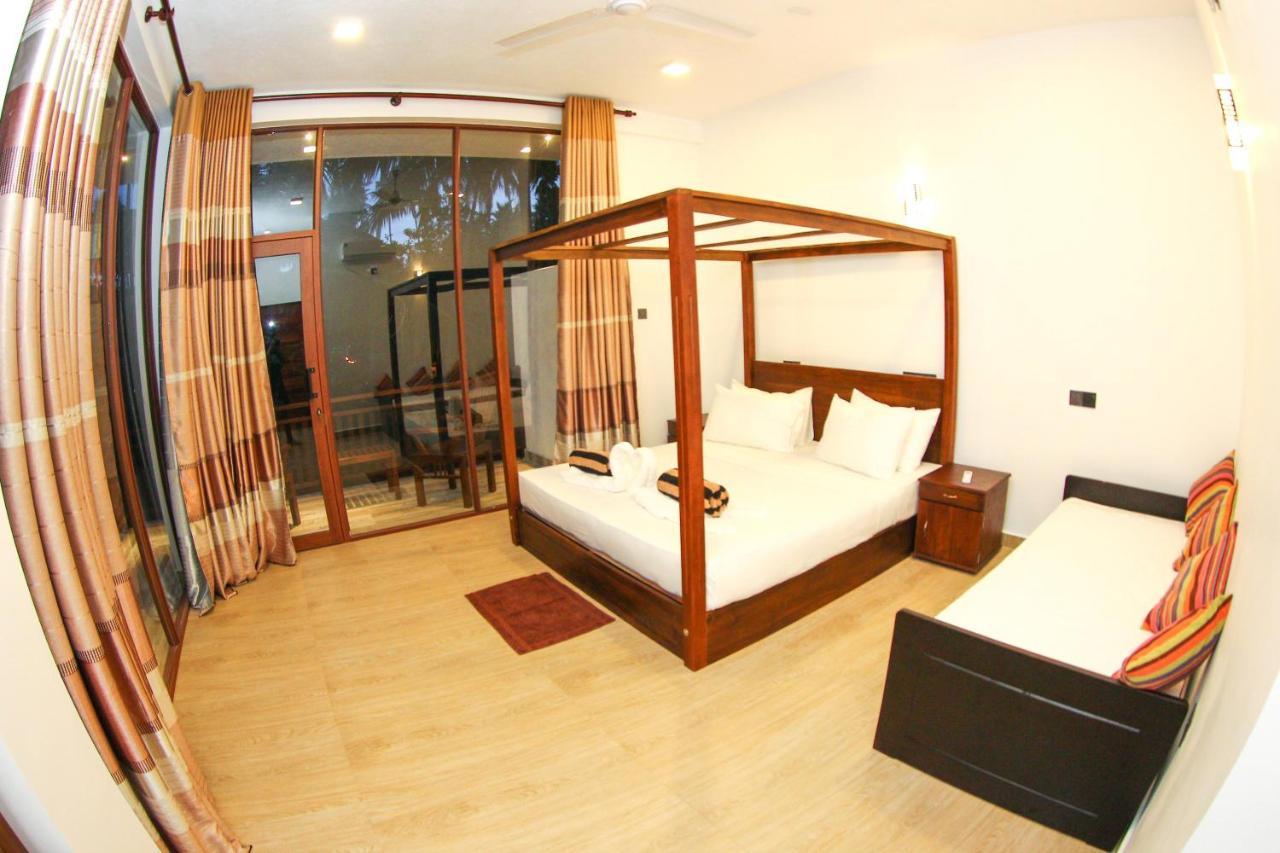Bay Hiriketiya Hotel Dikwella Exterior foto